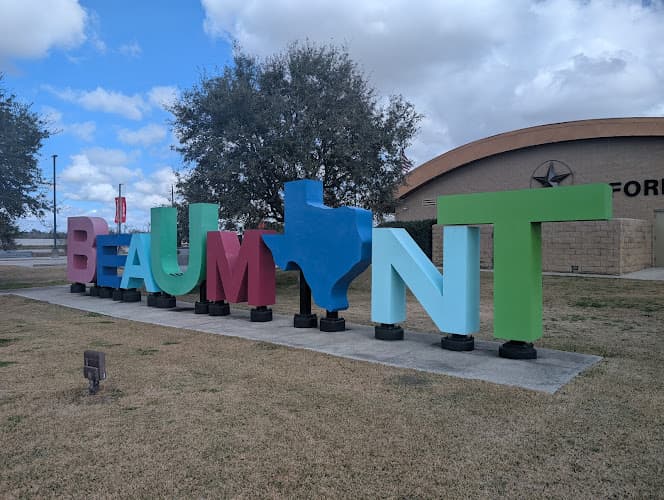 Beaumont Big Letter Sign