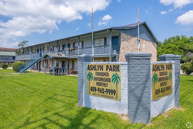 Ashlyn Park Apartments