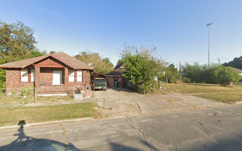 Custom Eyes Solutions in Beaumont, TX
