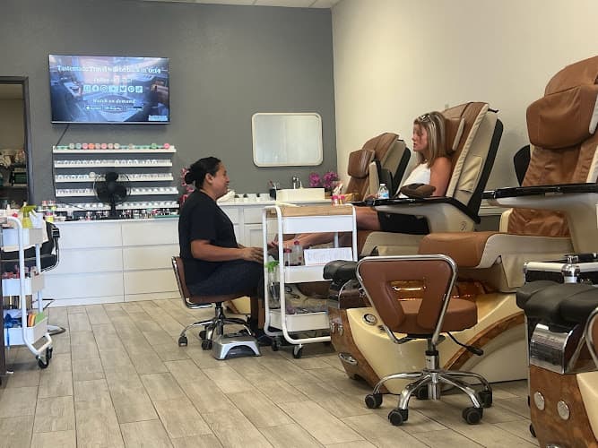 Happy Nails & Spa