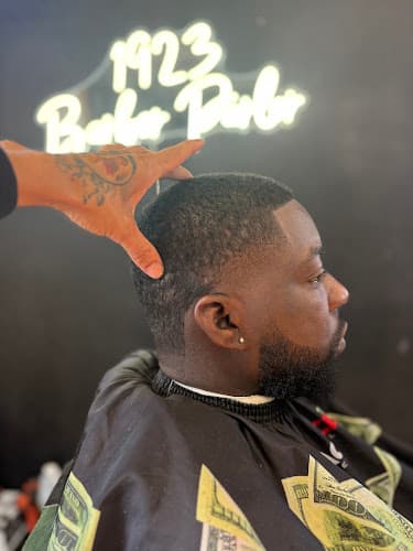 Quin At 1923 Barber Parlor
