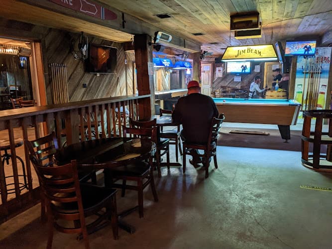 Wet Deck Bar & Grill