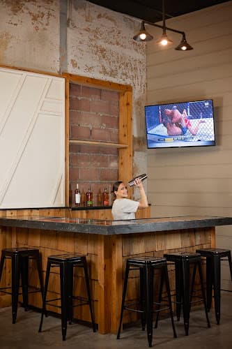 Avenue Axe Sports Bar