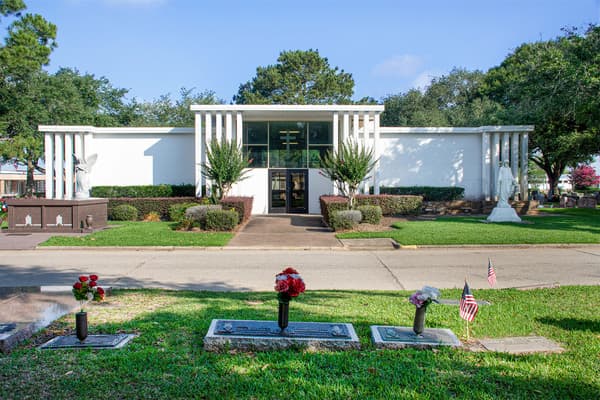 Greenlawn Memorial Park