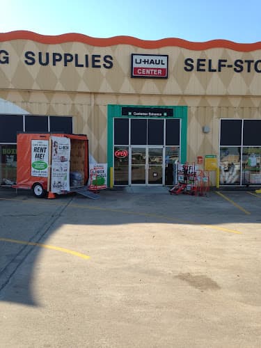 Trailer Hitches at U-Haul