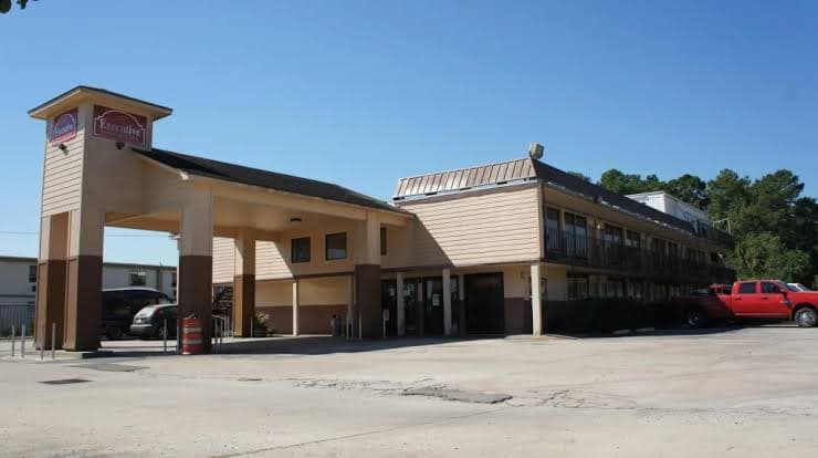 Executive Inn & Suites