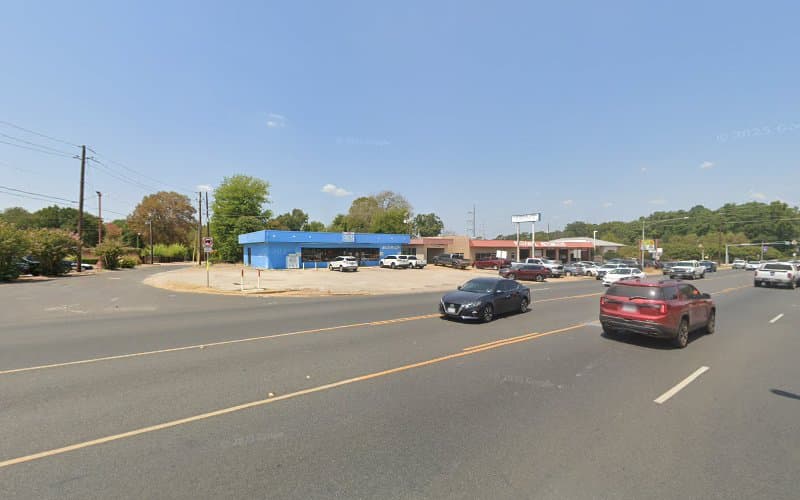 J & R Liquors
