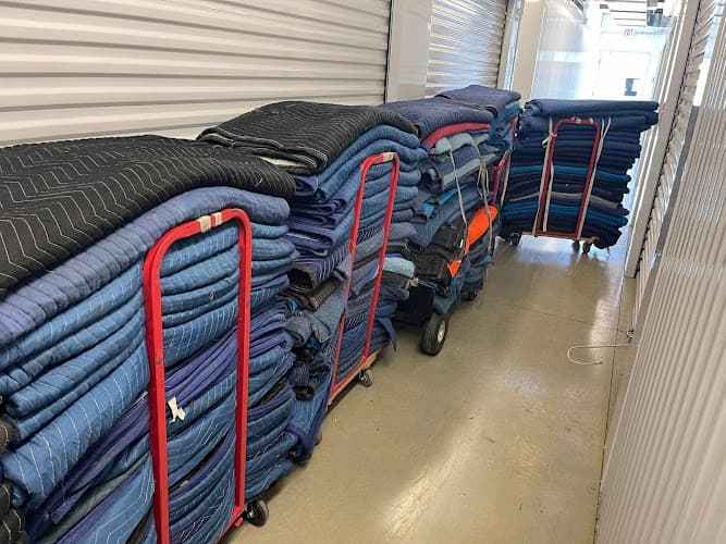 Swift Movers in Groves, TX