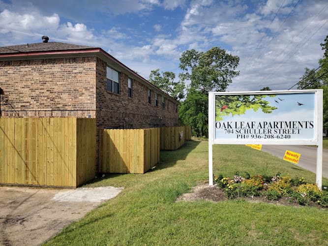 Oak Leaf Apartments