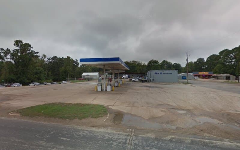 R & D Distrubting in Center, TX