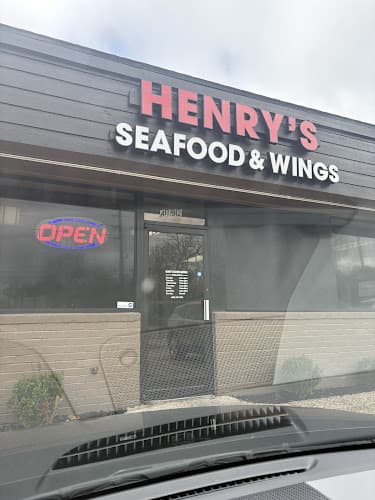 Henry's seafood & wing