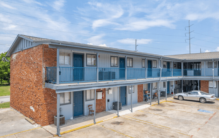 Aron's Place Apartments