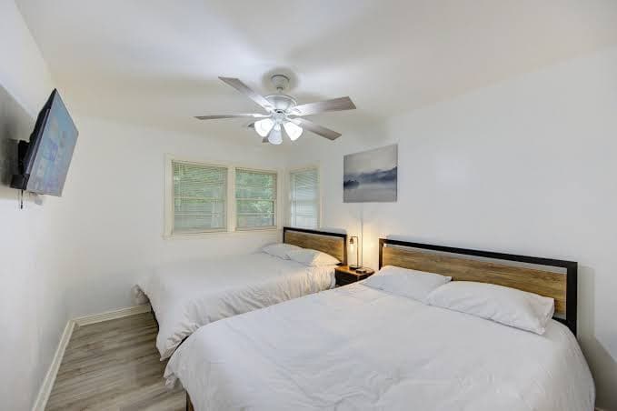 Spacious house with massage chair and game room in Beaumont, TX