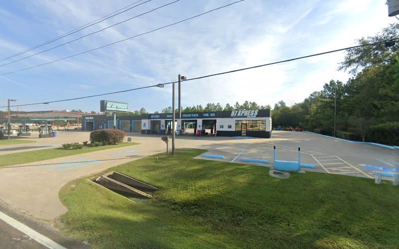 J REED AUTO SALES in Lumberton, TX