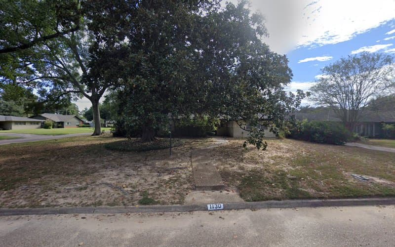 Holland House in Beaumont, TX