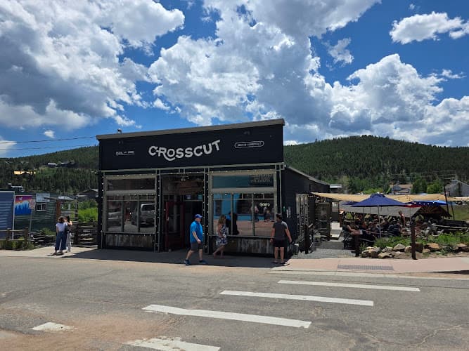 CROSSCUT PIZZERIA & TAPHOUSE