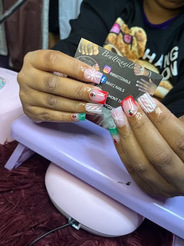 Bratttznails