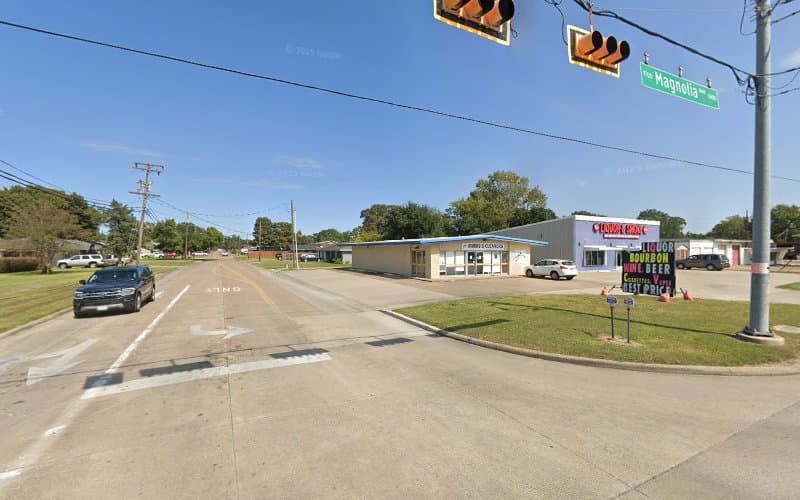 Munro's Dry Cleaning in Port Neches, TX