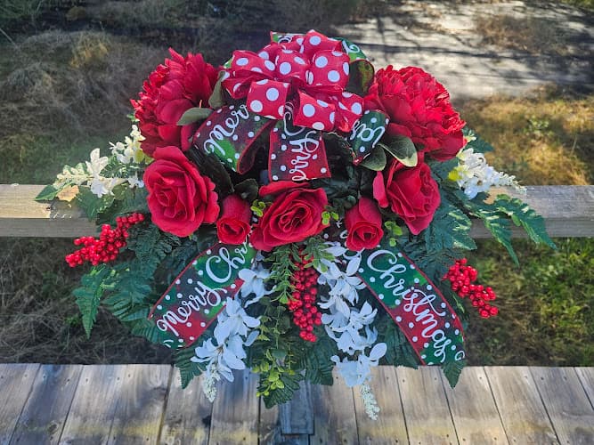 Tolar's Flowers & More