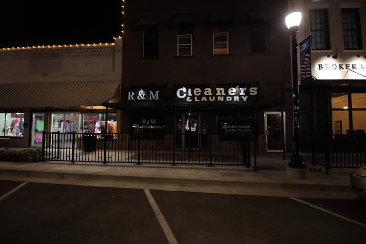 R & M Cleaners & Laundry