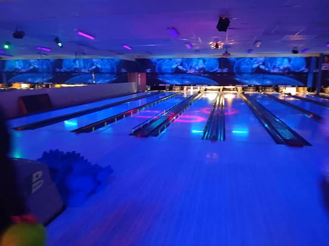 Star Bowling Bar & Grill