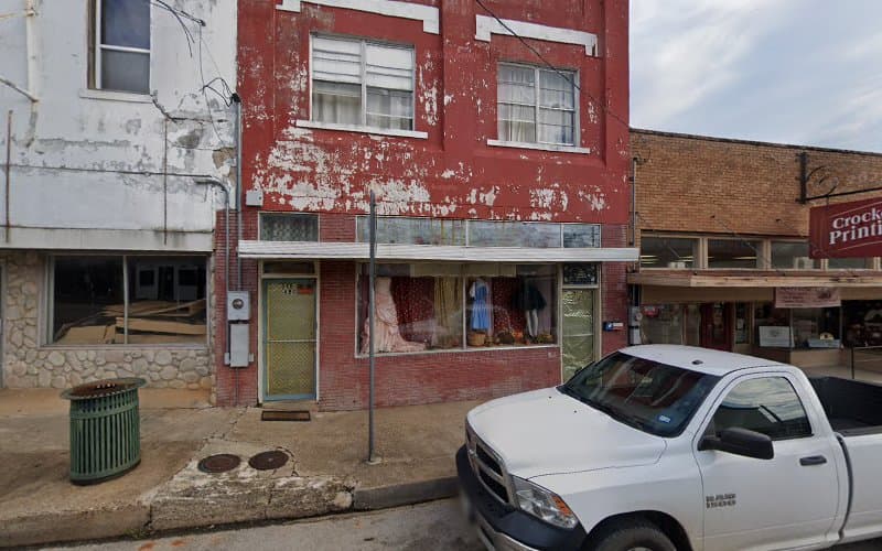 James and Marshall's Store in Crockett, TX