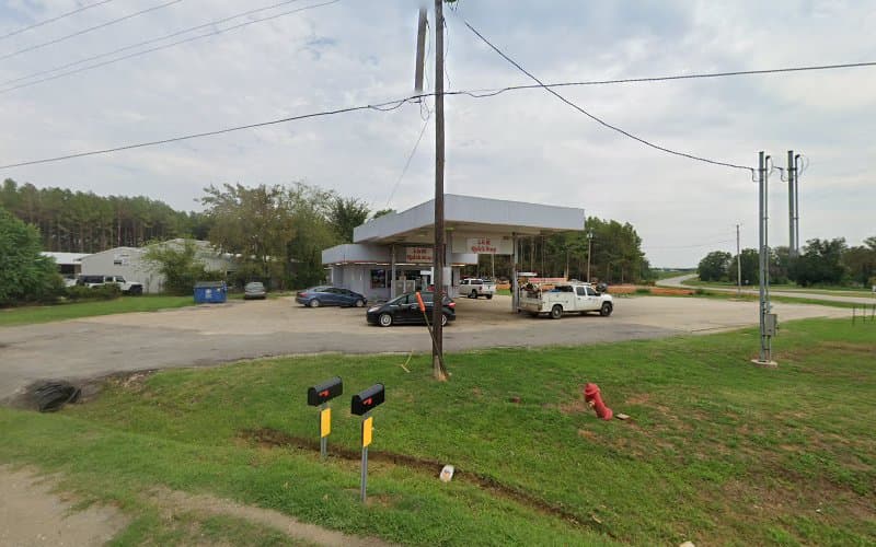 L & M Quickstop in Center, TX