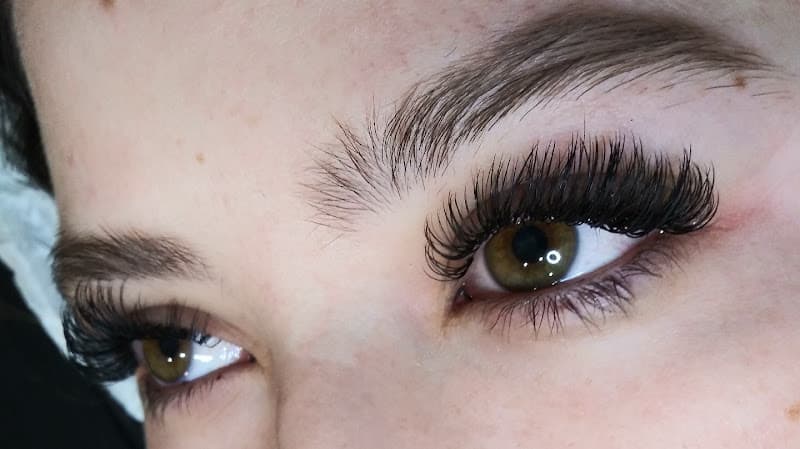 iLashfess @ D'Lux Hair Studio