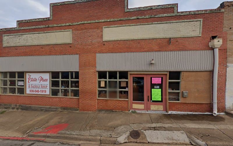 ESTATE PLACE AND SADDLE SHOP in Crockett, TX