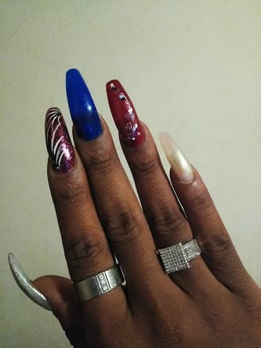 Fabulous Cuts & Nails
