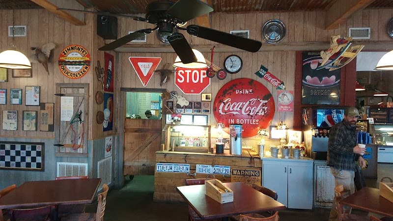 Z's Fillin Station in Woodville, TX