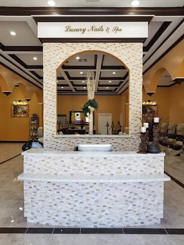 Luxury Nails & Spa