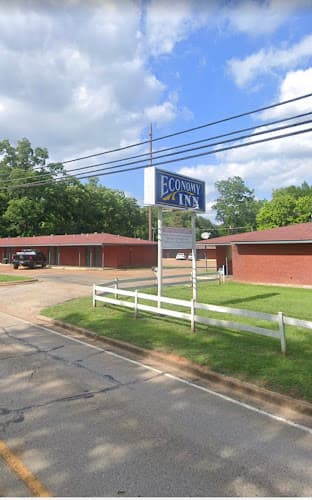 Economy Inn Motel in Crockett, TX