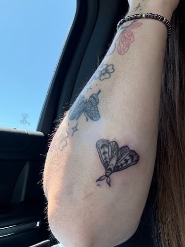 Tigers Den Tattoo Parlor