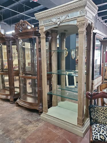 BAW Resale and Interiors, LLC Beaumont Antique Warehouse