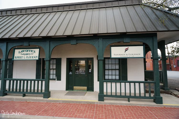 Robert L Flournoy Law Office