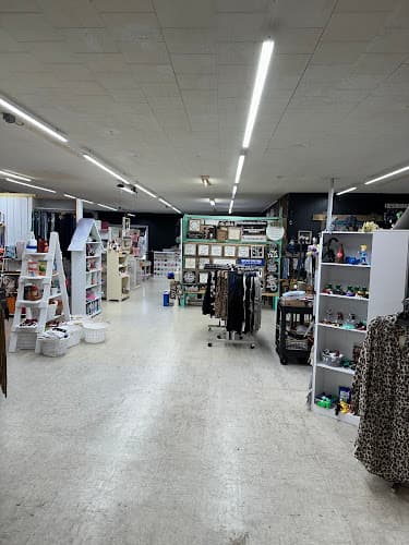 Gray Leopard Boutique & Vendor Mall