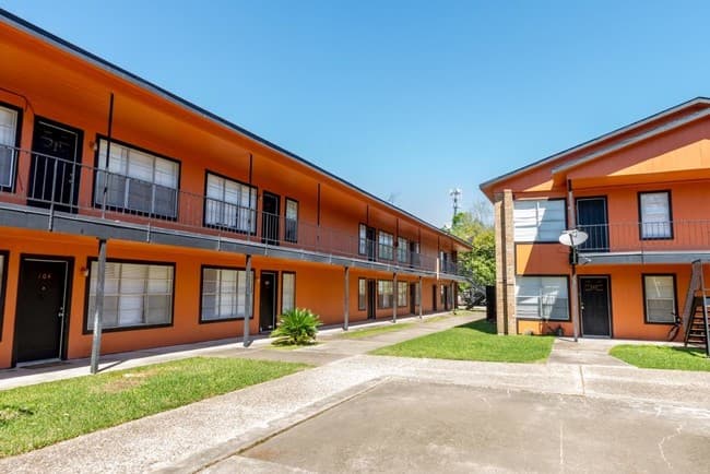 Parkway Apartments