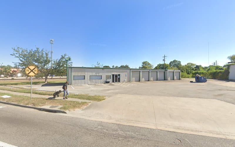 Rodriguez tire shop