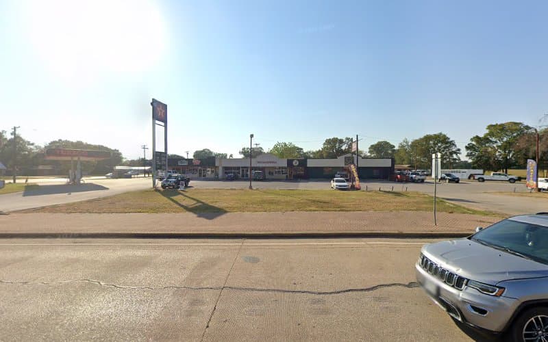 Crockett Oil Lube & Wash in Crockett, TX