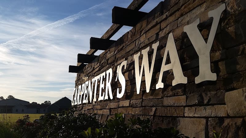 Carpenter's Way in Groves, TX